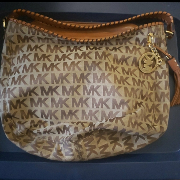 Micheal Kors Bag - Picture 1 of 2